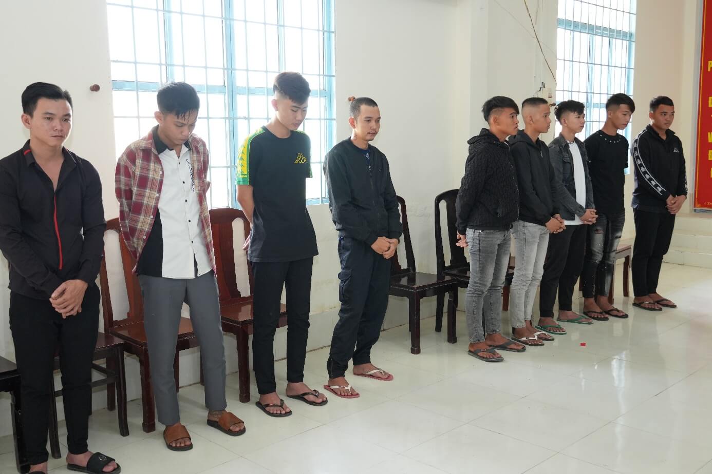 Bị khởi tố tội “Gây rối trật tự công cộng” có nên thuê luật sư?